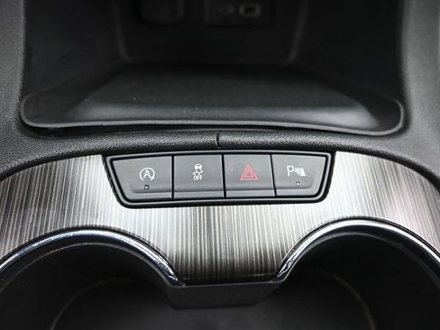 Used 2023 GMC Acadia SLT image 21