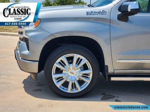 Used 2025 Chevrolet Silverado 1500 High Country AWD/4WD image 12