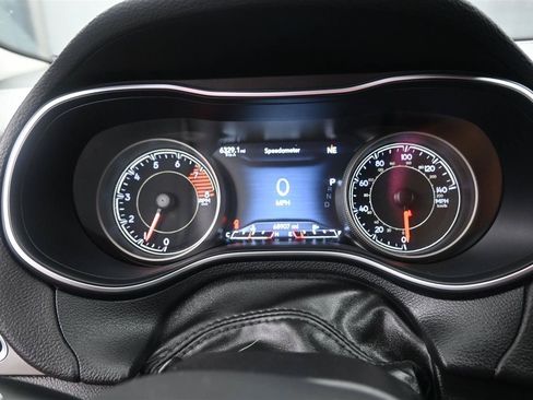 Used 2019 Jeep Cherokee Limited AWD/4WD image 13