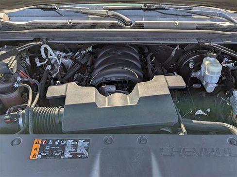 Used 2019 Chevrolet Suburban LT image 24