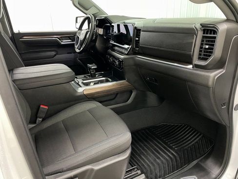 Certified 2025 Chevrolet Silverado 1500 RST AWD/4WD image 35