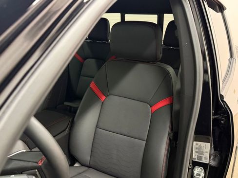 Certified 2025 Chevrolet Colorado Z71 w/ Z71 Convenience Package 2 image 43