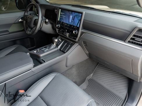 Used 2026 Lexus GX 550 AWD/4WD image 17