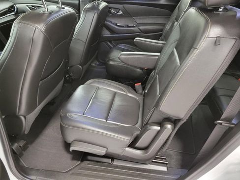 Used 2023 Chevrolet Traverse LT w/ LT Premium Package image 22