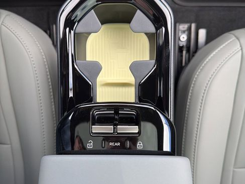 New 2026 Volvo EX30 Cross Country Ultra w/ Protection Package Premier image 40