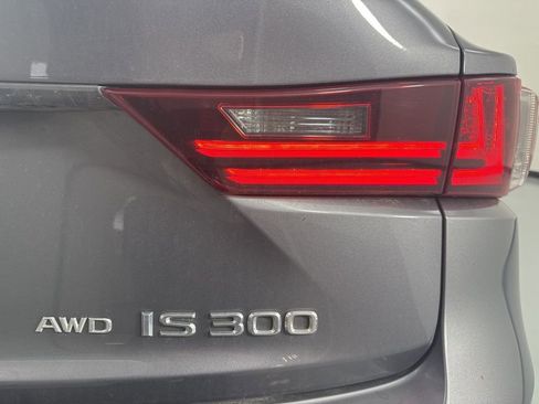 Used 2016 Lexus IS 300 AWD w/ Navigation System Package image 9