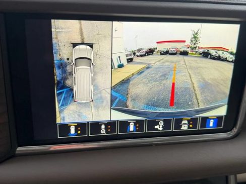 Used 2022 GMC Yukon XL Denali w/ Denali Premium Package AWD/4WD image 18