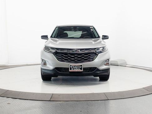 Used 2019 Chevrolet Equinox LT FWD image 2