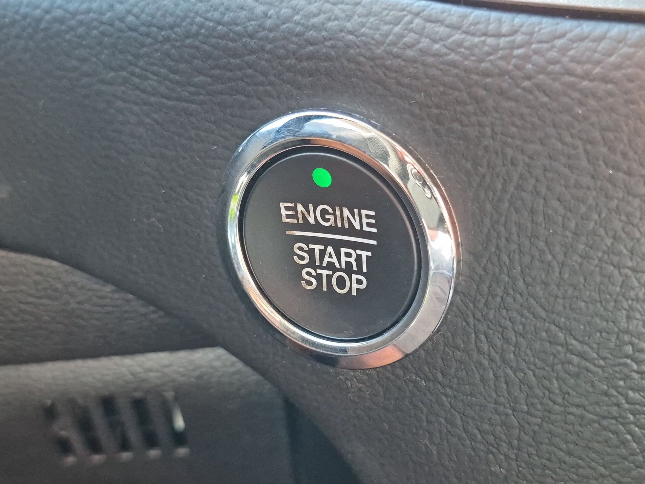 Used 2020 Ford Edge SE AWD/4WD image 21