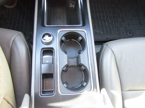 Used 2024 Lincoln Corsair Grand Touring w/ Equipment Group 301A image 17