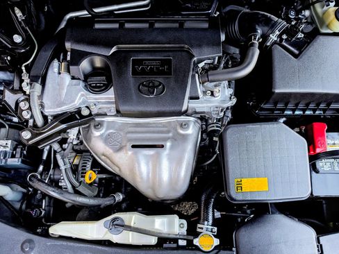 Used 2014 Toyota Camry SE image 34