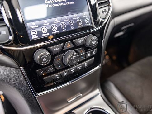 Used 2020 Jeep Grand Cherokee Altitude AWD/4WD image 26