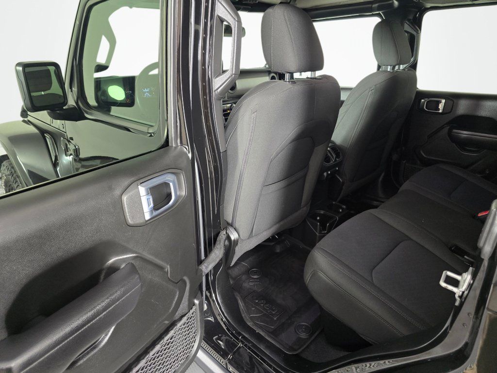 Used 2022 Jeep Gladiator Sport AWD/4WD image 30