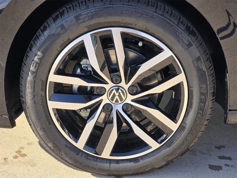 New 2026 Volkswagen Jetta SE image 8