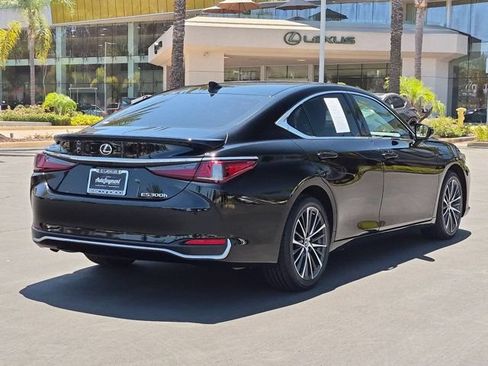 Used 2024 Lexus ES 300h w/ Premium Package FWD image 5