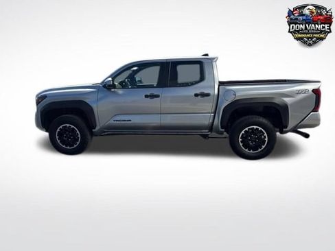 Used 2024 Toyota Tacoma TRD Off-Road AWD/4WD image 7
