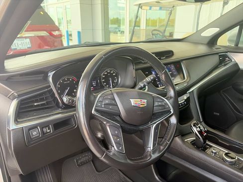 Used 2020 Cadillac XT5 Premium Luxury FWD image 10
