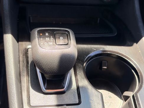 Certified 2024 Nissan Rogue SV FWD image 23