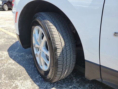 Used 2024 Chevrolet Equinox LT image 34