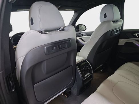 Used 2023 BMW X5 sDrive40i w/ M Sport Package image 16