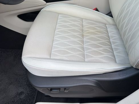 Used 2023 Buick Envision Avenir FWD image 20