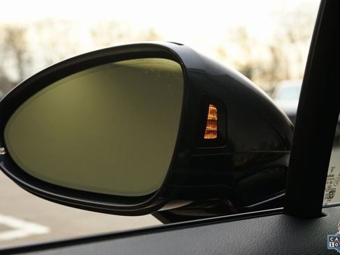 Used 2025 Porsche Panamera 4 image 25