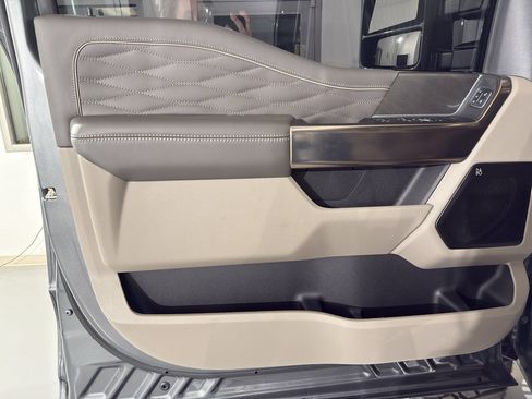 Used 2026 Ford F250 Platinum w/ Platinum Plus Package image 17