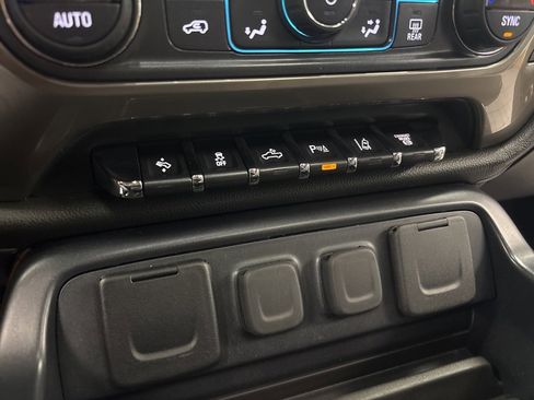 Used 2018 Chevrolet Silverado 2500 High Country w/ Duramax Plus Package image 27