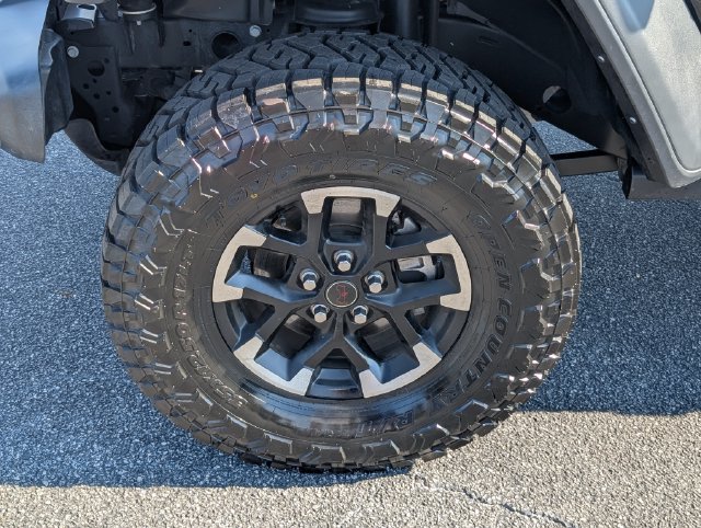 Used 2025 Jeep Wrangler Unlimited Rubicon AWD/4WD image 12