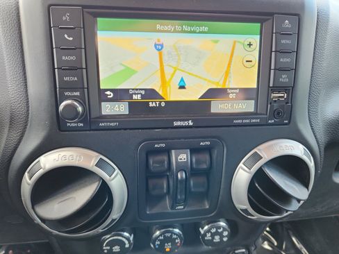 Used 2017 Jeep Wrangler Unlimited Sahara w/ Dual Top Group AWD/4WD image 26