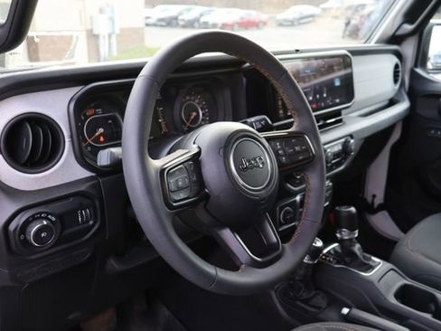 Used 2024 Jeep Wrangler Sport S image 7