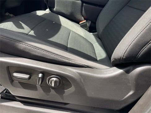 Used 2021 Chevrolet Silverado 1500 LT image 12
