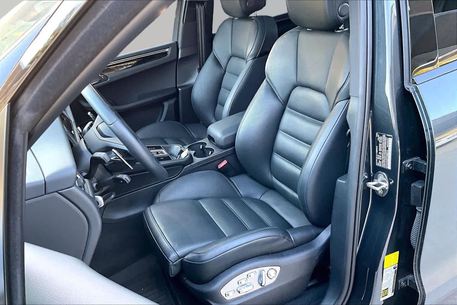 Used 2026 Porsche Macan AWD/4WD image 8
