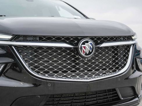 Used 2023 Buick Enclave Avenir w/ Avenir Technology Package FWD image 5