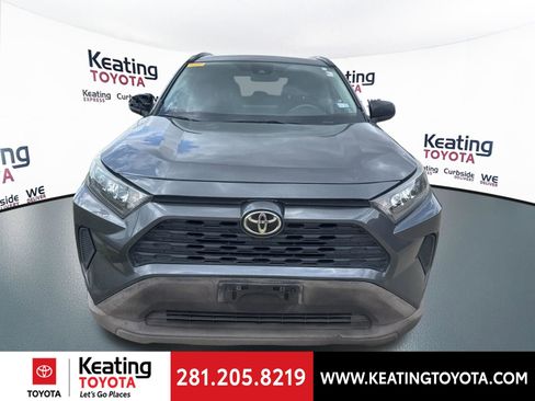 Used 2021 Toyota RAV4 LE image 2