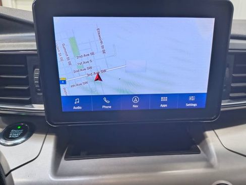 Used 2020 Ford Explorer XLT w/ Equipment Group 202A AWD/4WD image 28