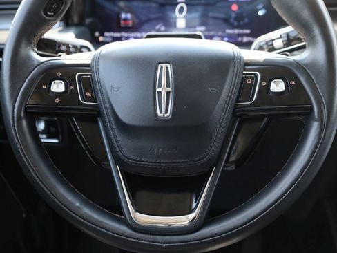 Used 2025 Lincoln Aviator AWD image 19