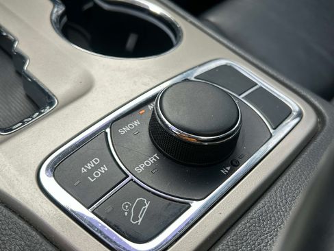 Used 2013 Jeep Grand Cherokee Altitude AWD/4WD image 26