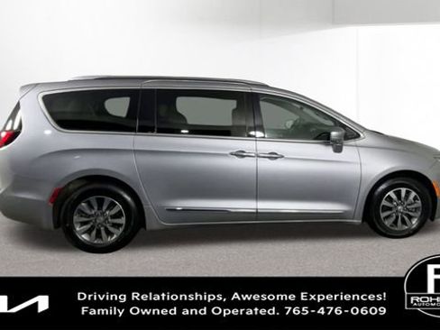 Used 2019 Chrysler Pacifica Touring-L Plus w/ Advanced Safetytec Group image 10