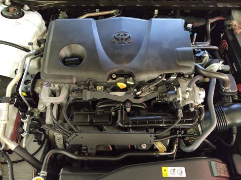 Used 2022 Toyota Camry SE image 30