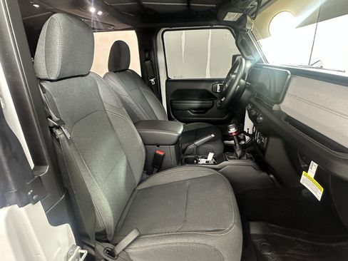 Certified 2026 Jeep Wrangler Sport AWD/4WD image 13