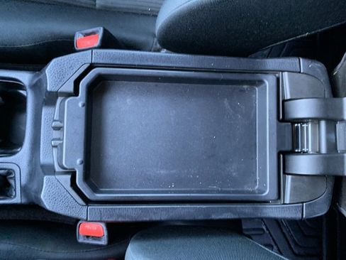 Used 2017 Toyota RAV4 LE image 23