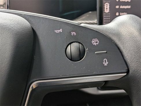 Used 2021 Tesla Model S Plaid image 18