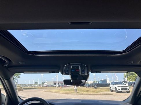 New 2025 Jeep Grand Cherokee Laredo X w/ Luxury Tech Group I image 10