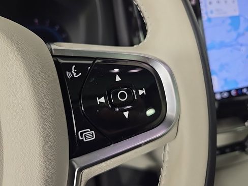 Certified 2023 Volvo XC60 B5 Plus w/ Climate Package image 29