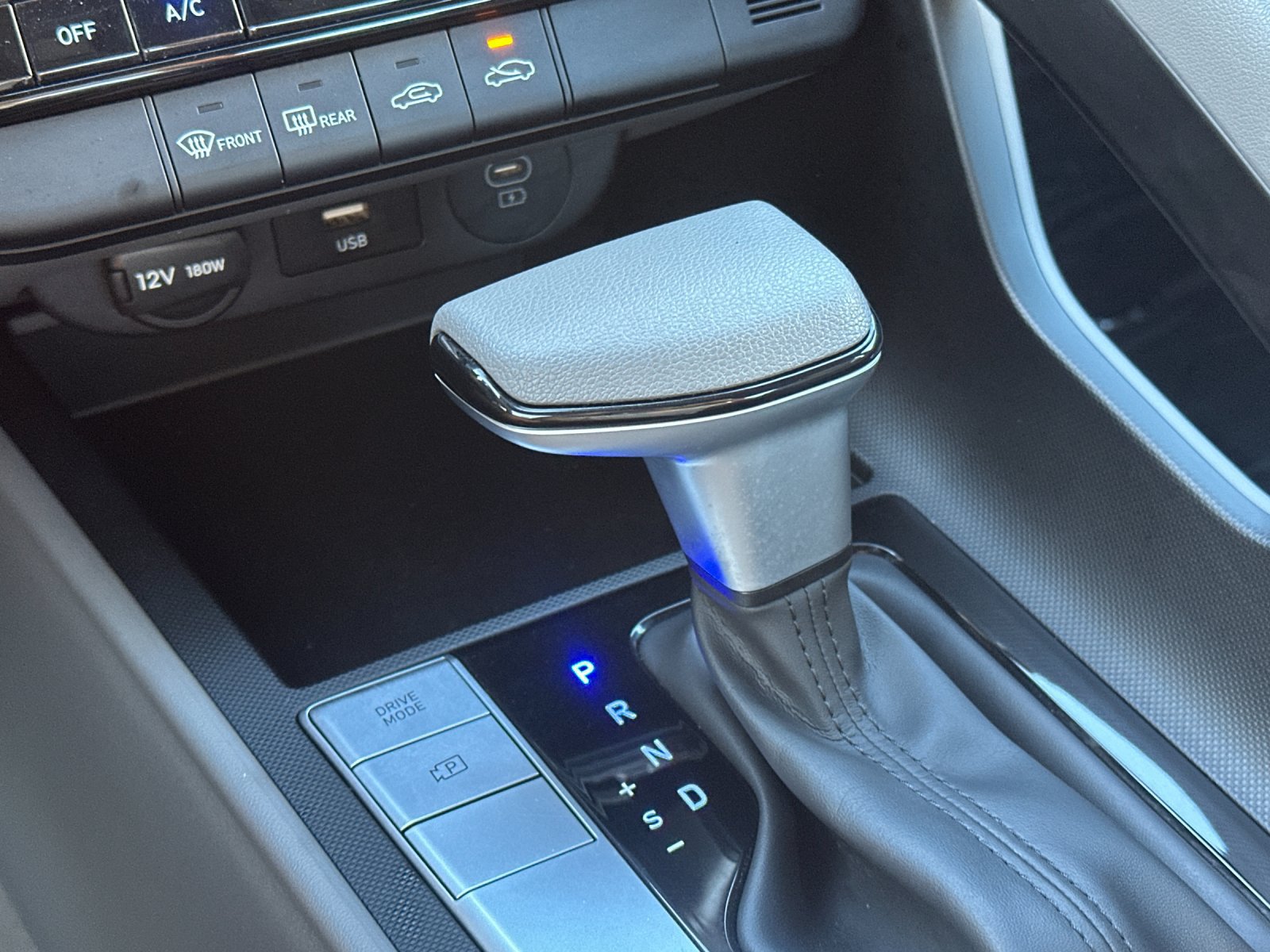 Used 2024 Hyundai Elantra SEL FWD image 21