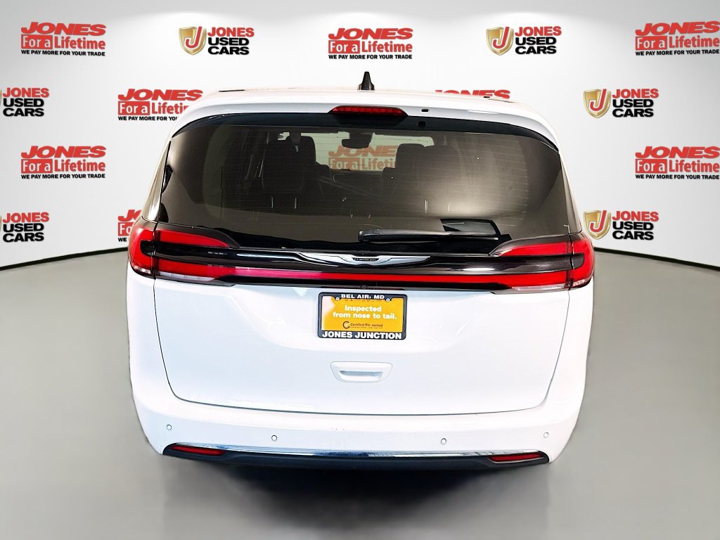 Used 2024 Chrysler Pacifica Touring-L FWD image 15