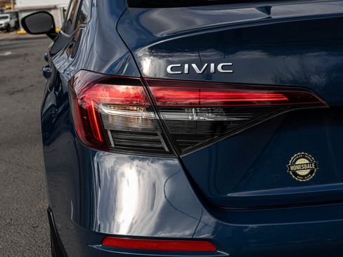 Used 2025 Honda Civic Sport image 37