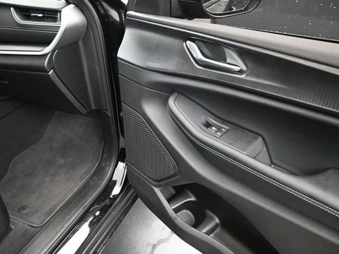 New 2025 Jeep Grand Cherokee L Laredo RWD image 27