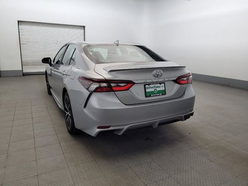 Used 2021 Toyota Camry SE image 6